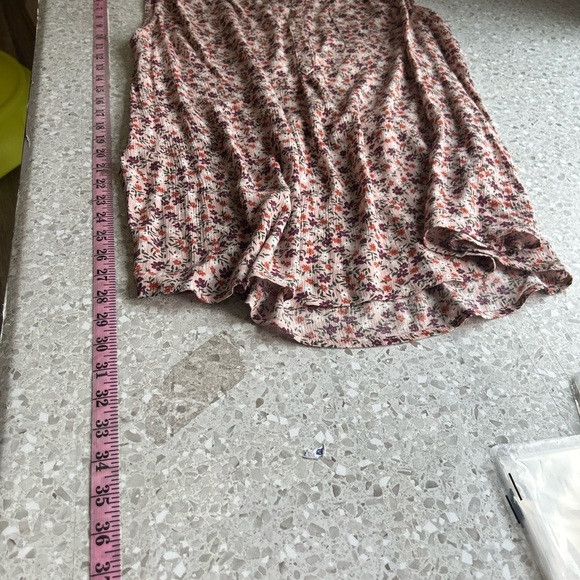 Market & Spruce Prat Sleeveless Henley Blouse 1X Pink & Floral - Picture 9 of 10